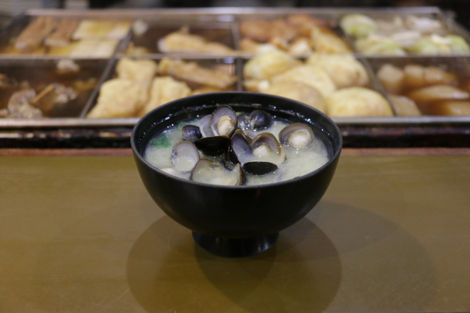 シメの一杯は漁獲量日本一、宍道湖のシジミがたっぷりのシジミ汁