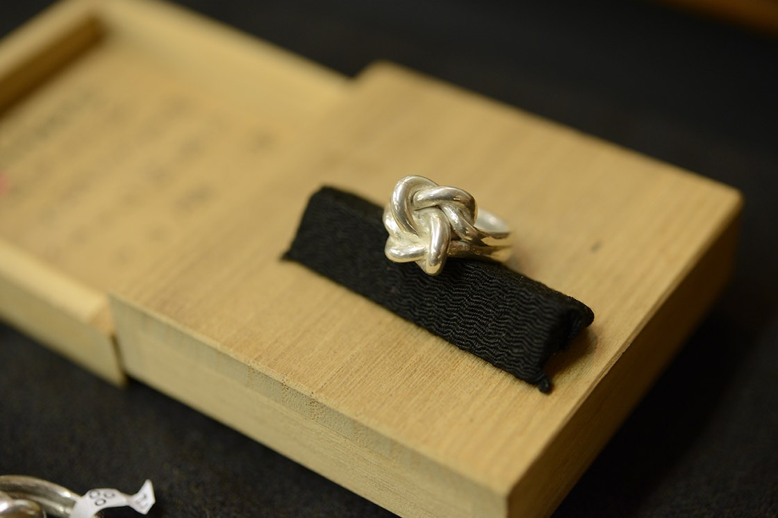 沖縄「金細工またよし」のジーファー、房指輪はどうやって作られている 