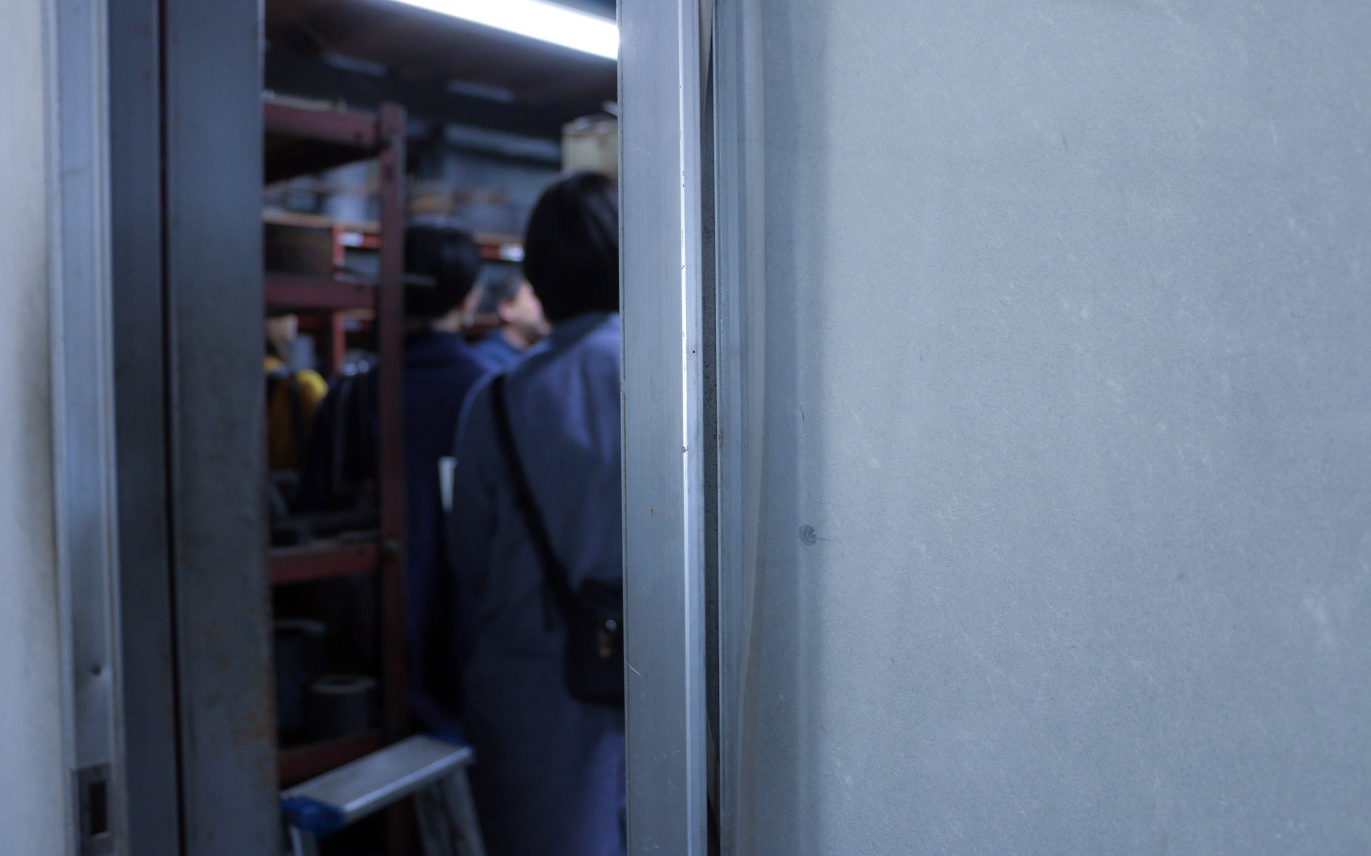 非公開ゾーンに特別潜入！菅原工芸硝子のシークレット工場見学で、私たちは何を見たのか