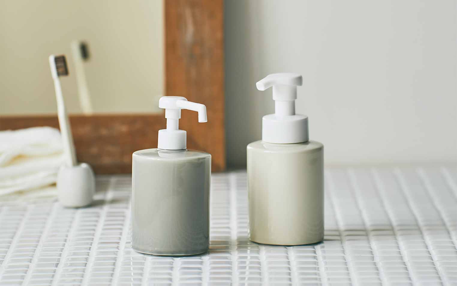 手を洗う時間に、佇まいのよい道具を。「美濃焼の詰め替えボトル」