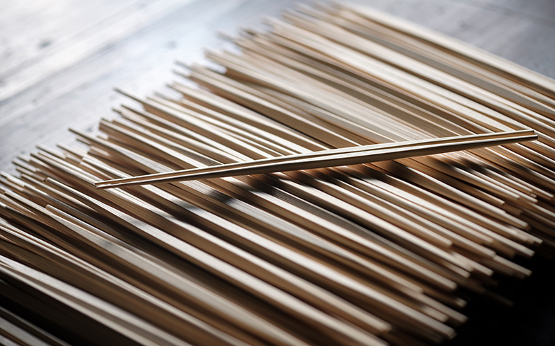 “おいしさ”にフォーカスした、料理の名脇役。形以上の進化を遂げた「大門箸」